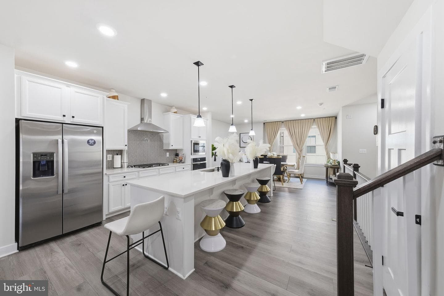 2542 Verona Pl # B photo 4