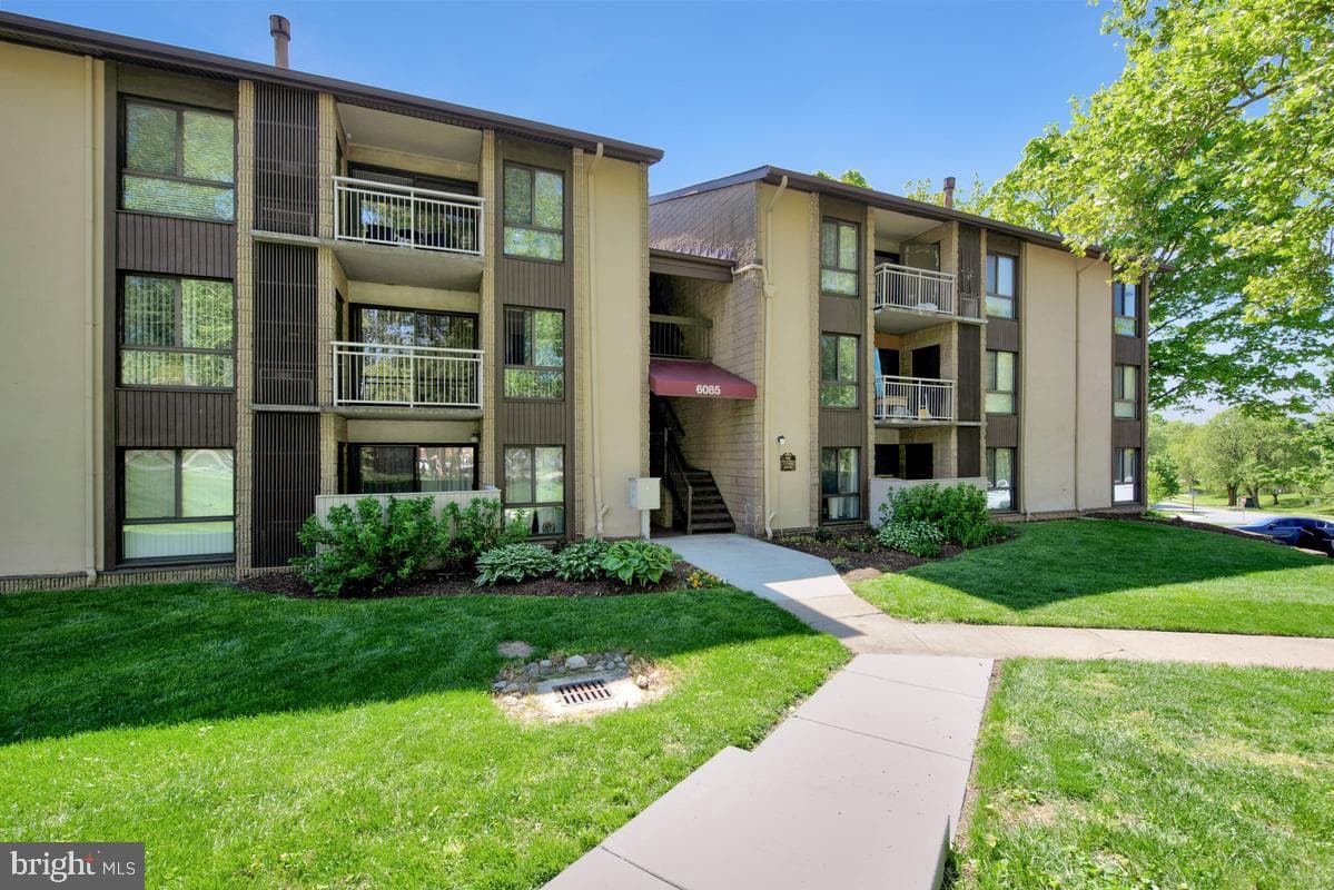 6085 Majors Lane #10 K34
