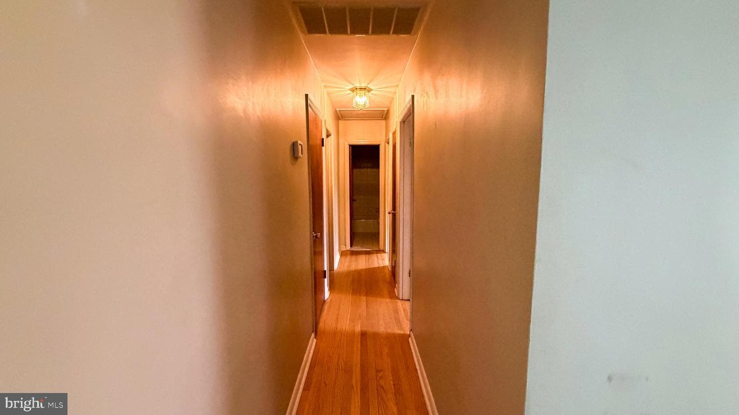 10861 Hilltop Ln photo 12