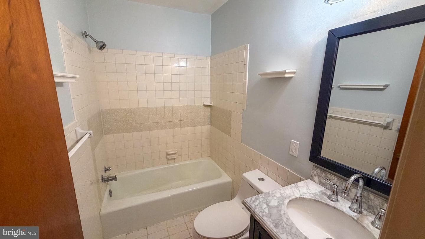 10861 Hilltop Ln photo 13