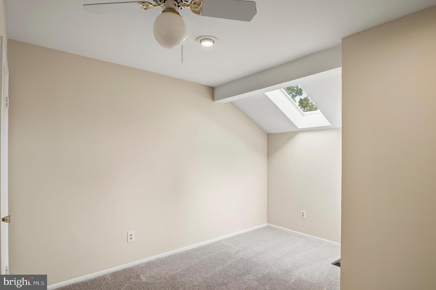 7454 Sea Change photo 22