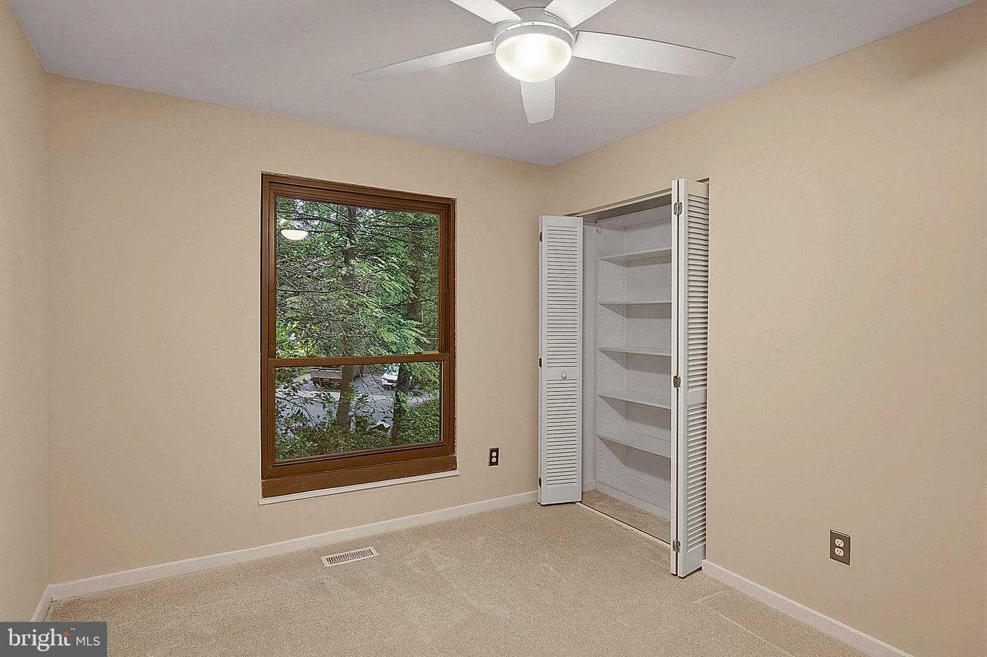 5678 Thicket Lane photo 25