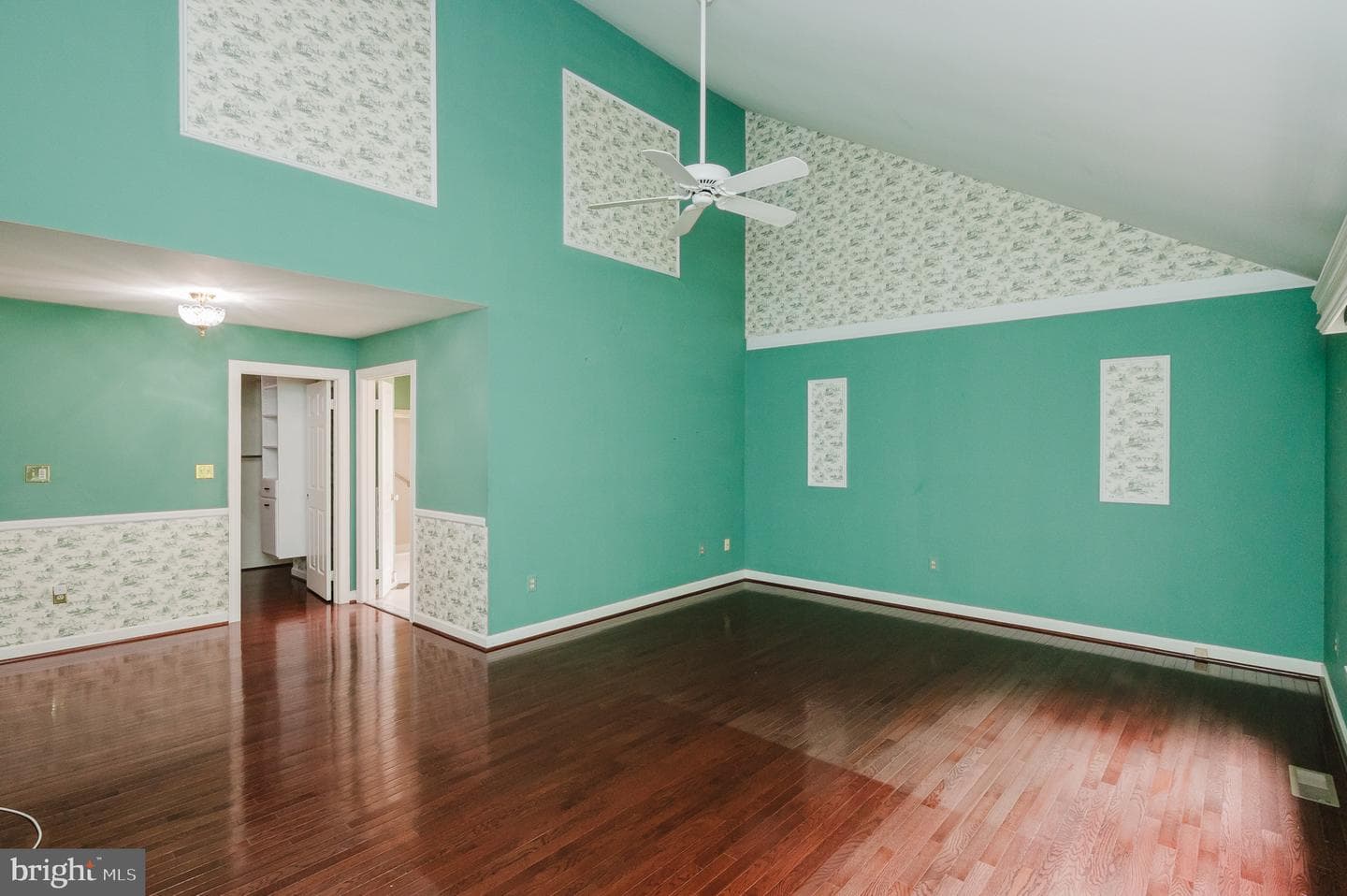 9724 Robert Jay Way photo 32