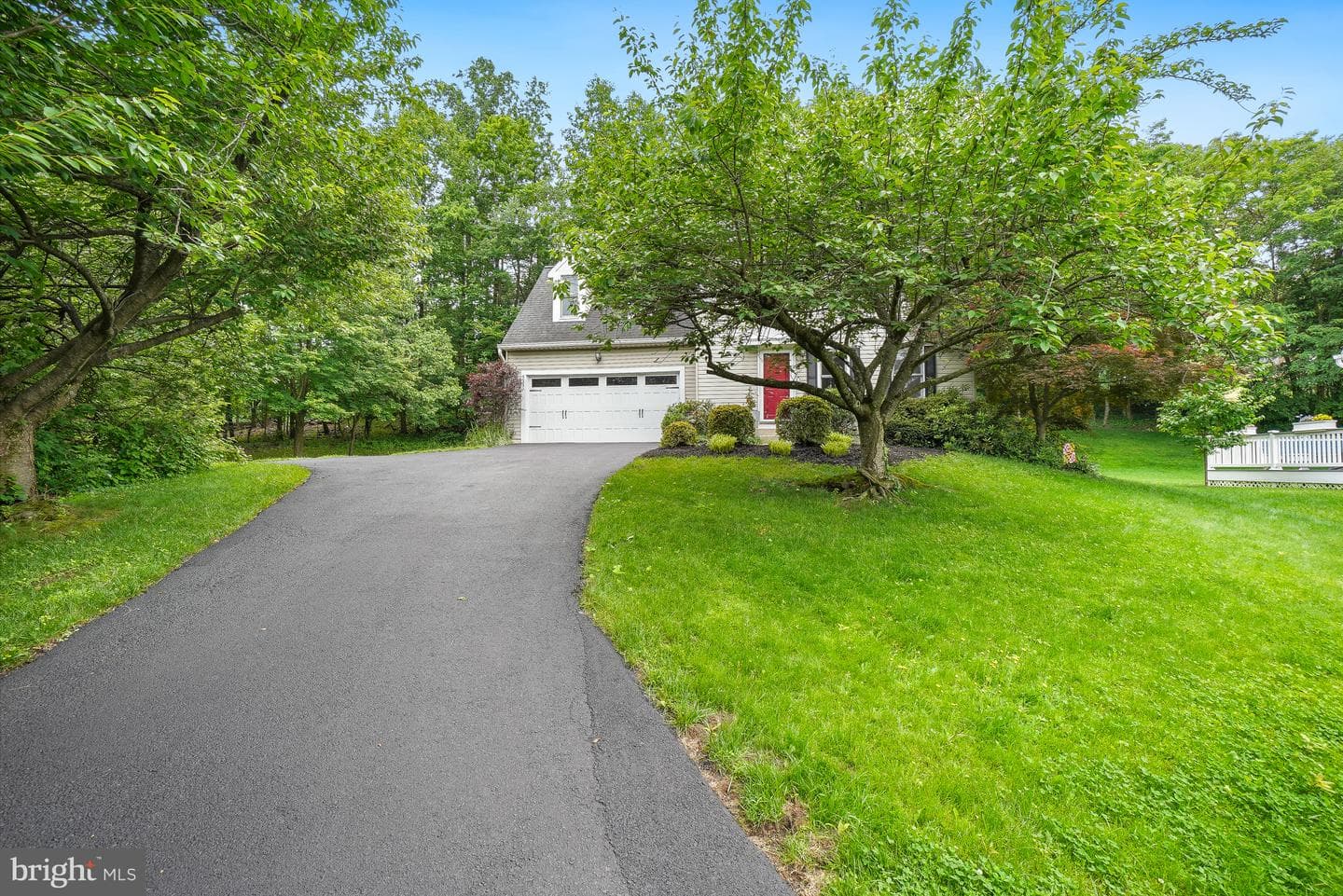 6093 Adcock Lane photo 2