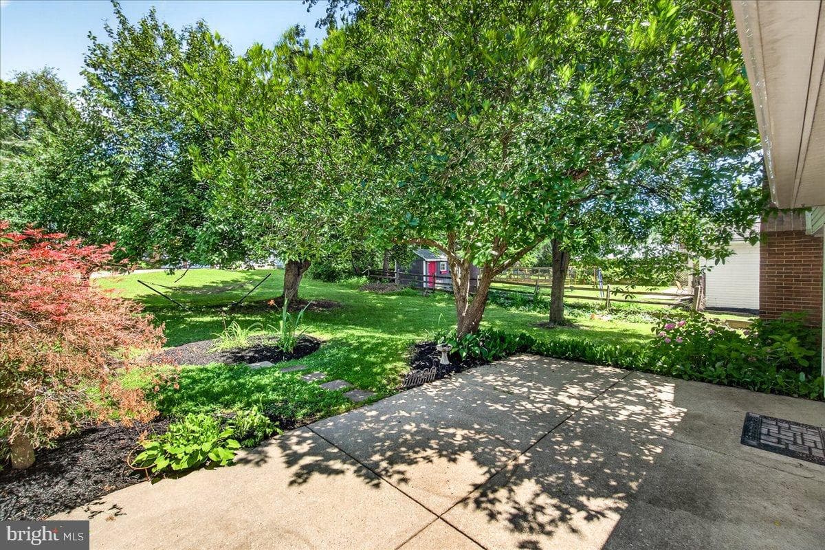 6630 Windsor Court photo 39