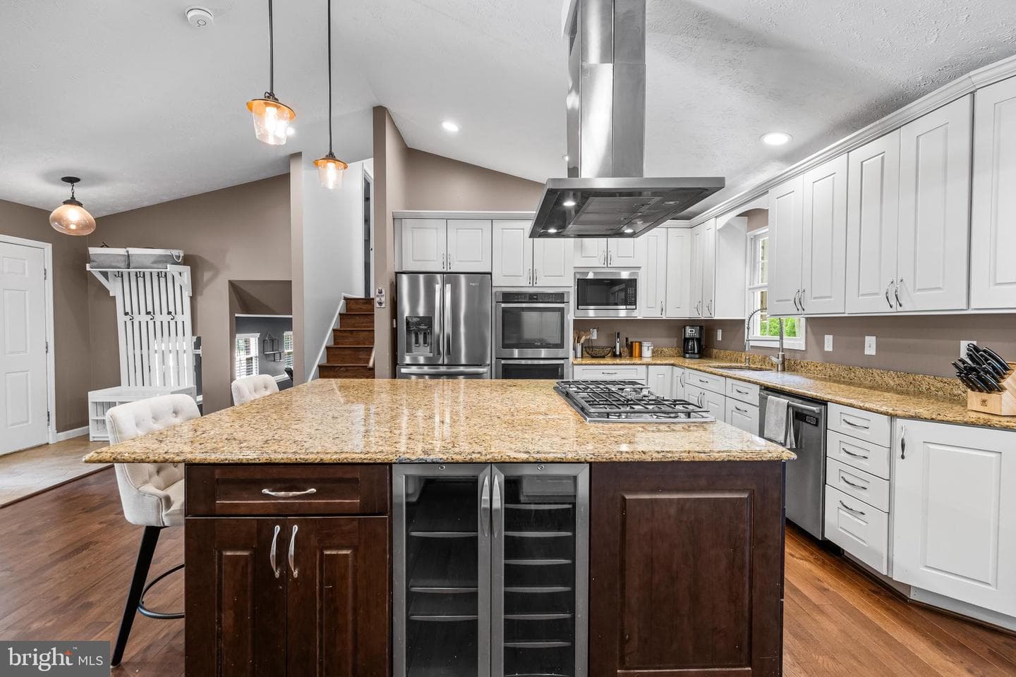 6055 Adcock Lane photo 13