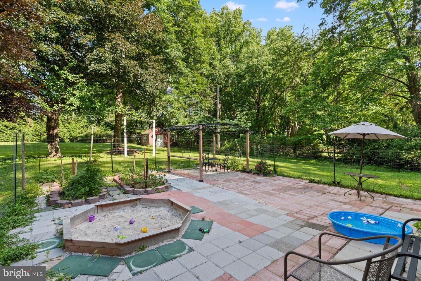 7437 Cherry Tree Drive photo 22