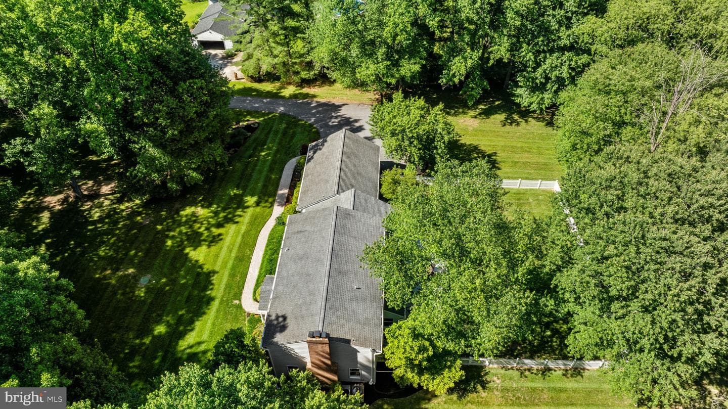 1258 Heritage Farms Court photo 46