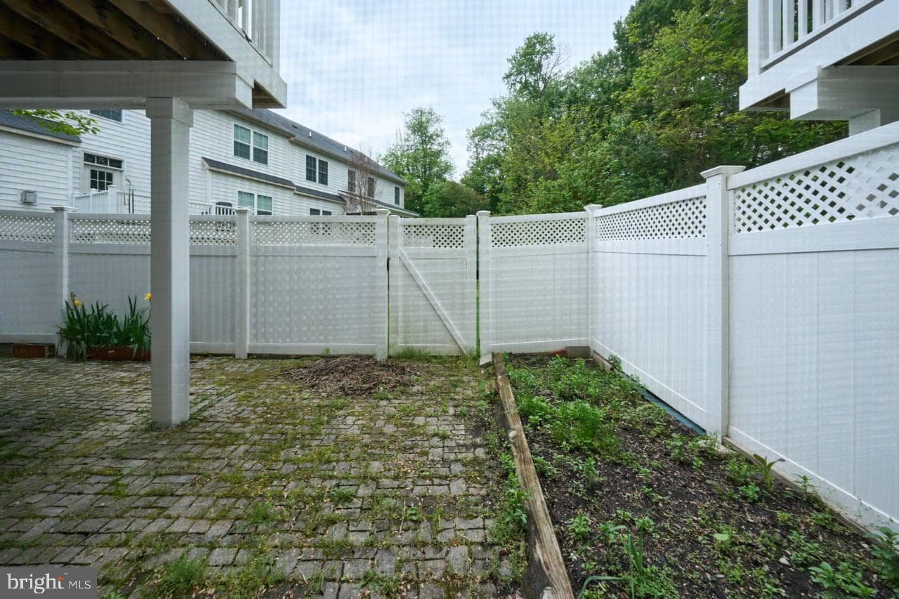 2605 Queensland Drive photo 53