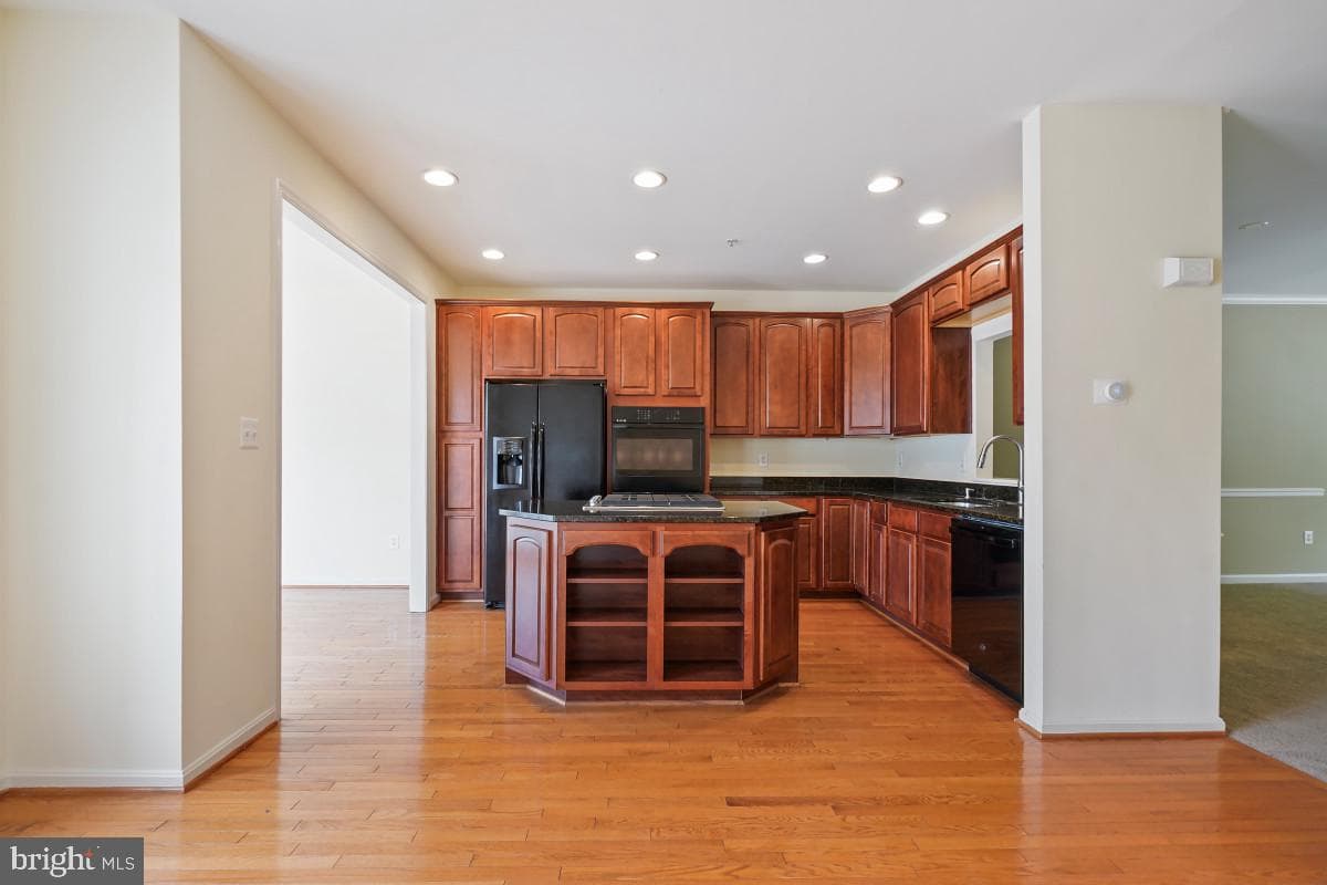 8910 Dawson Manor Drive photo 12