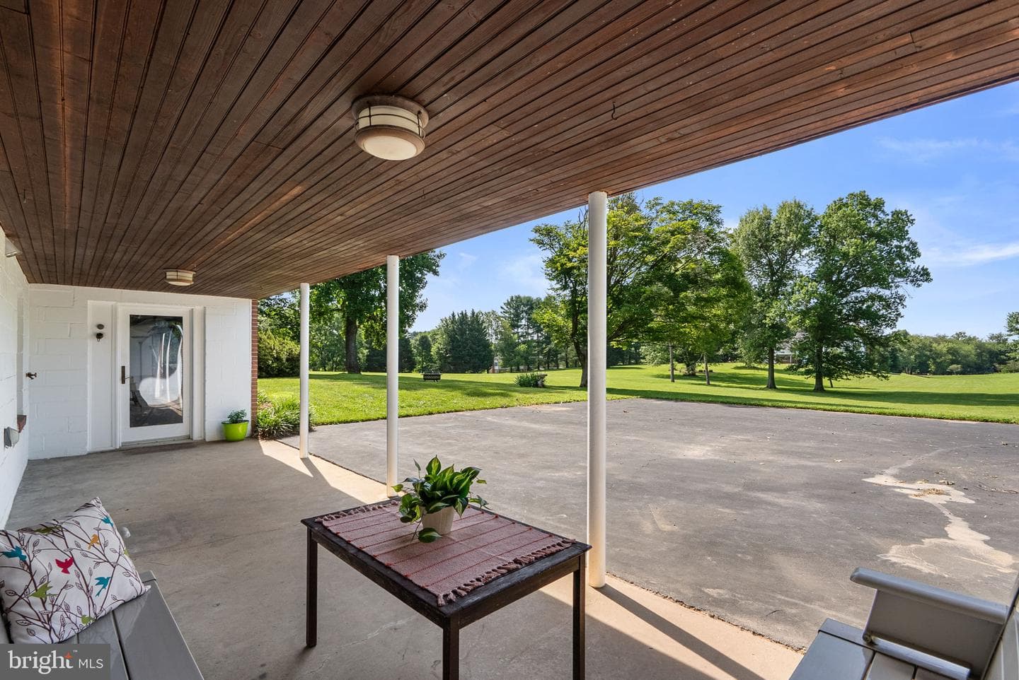 14697 Roxbury Road photo 32