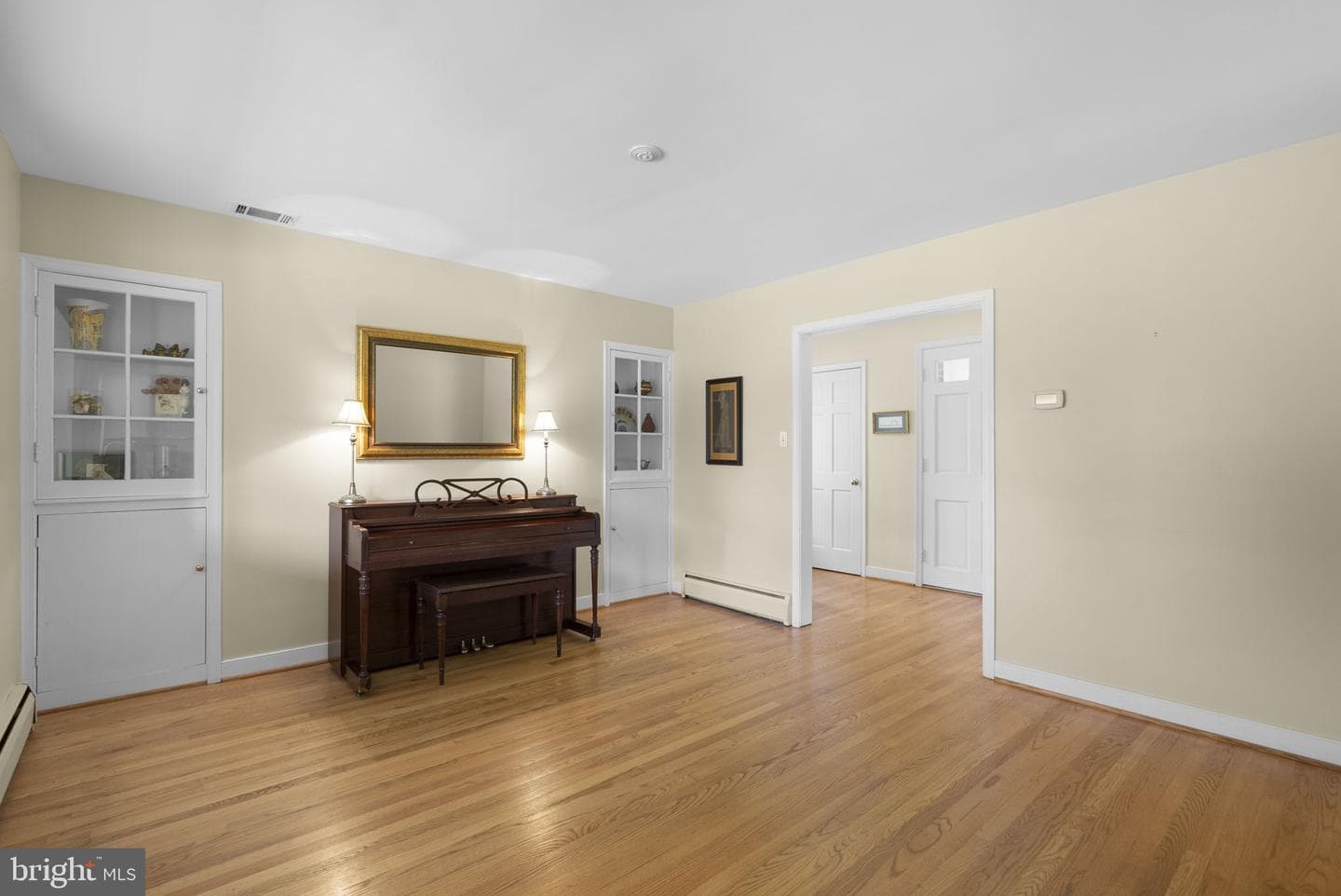 14697 Roxbury Road photo 4