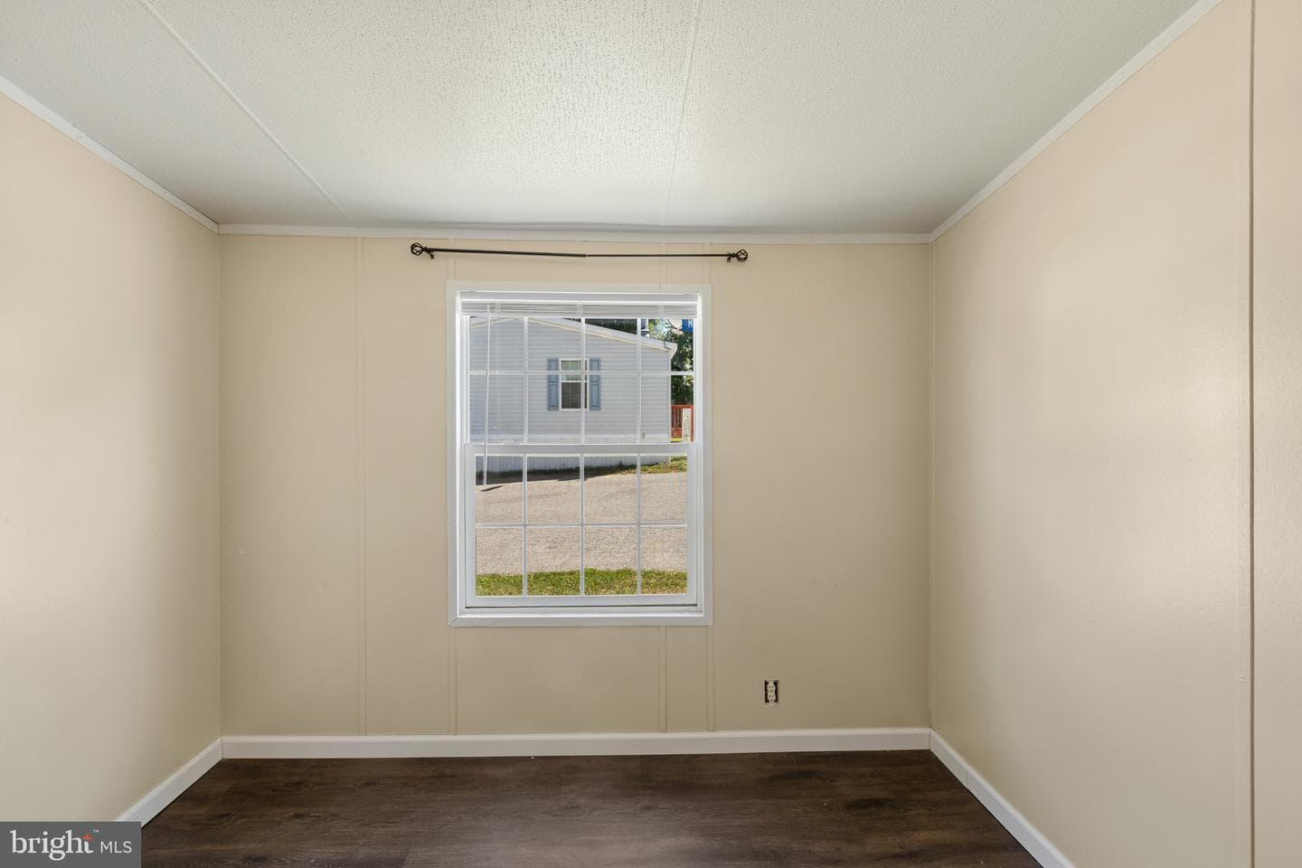 43 Midway Avenue photo 34