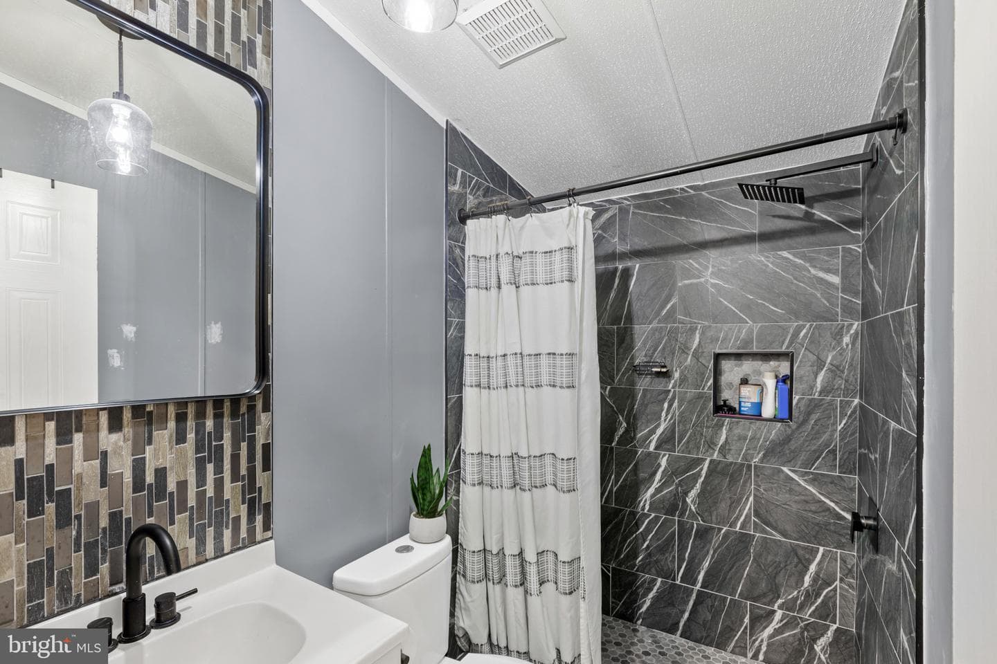 43 Midway Avenue photo 36