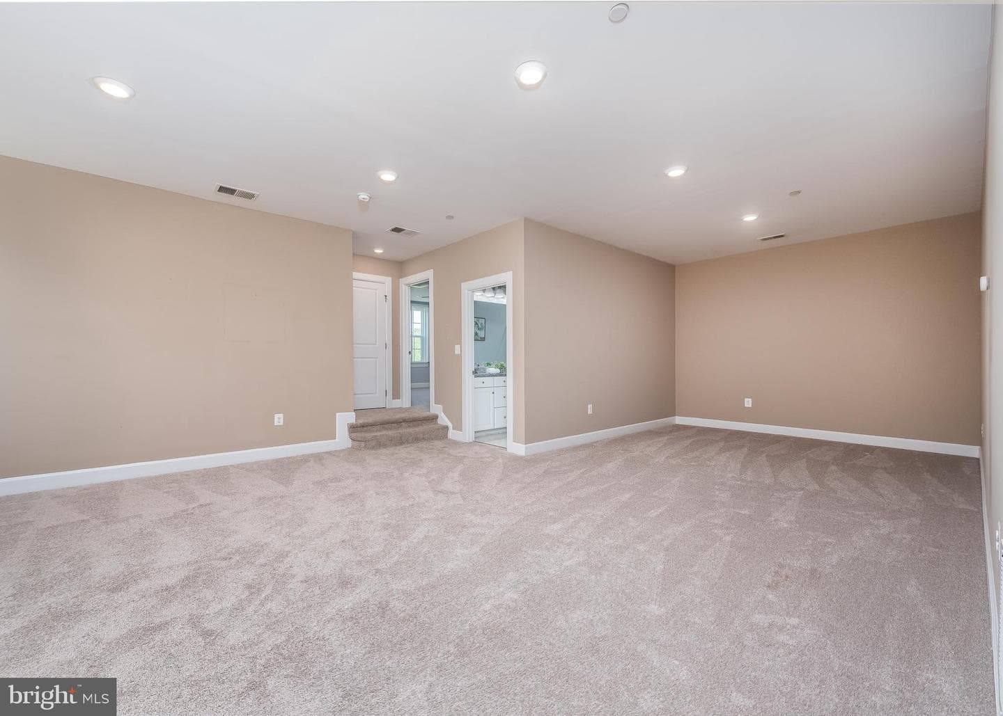 2736 Vardon Lane photo 18