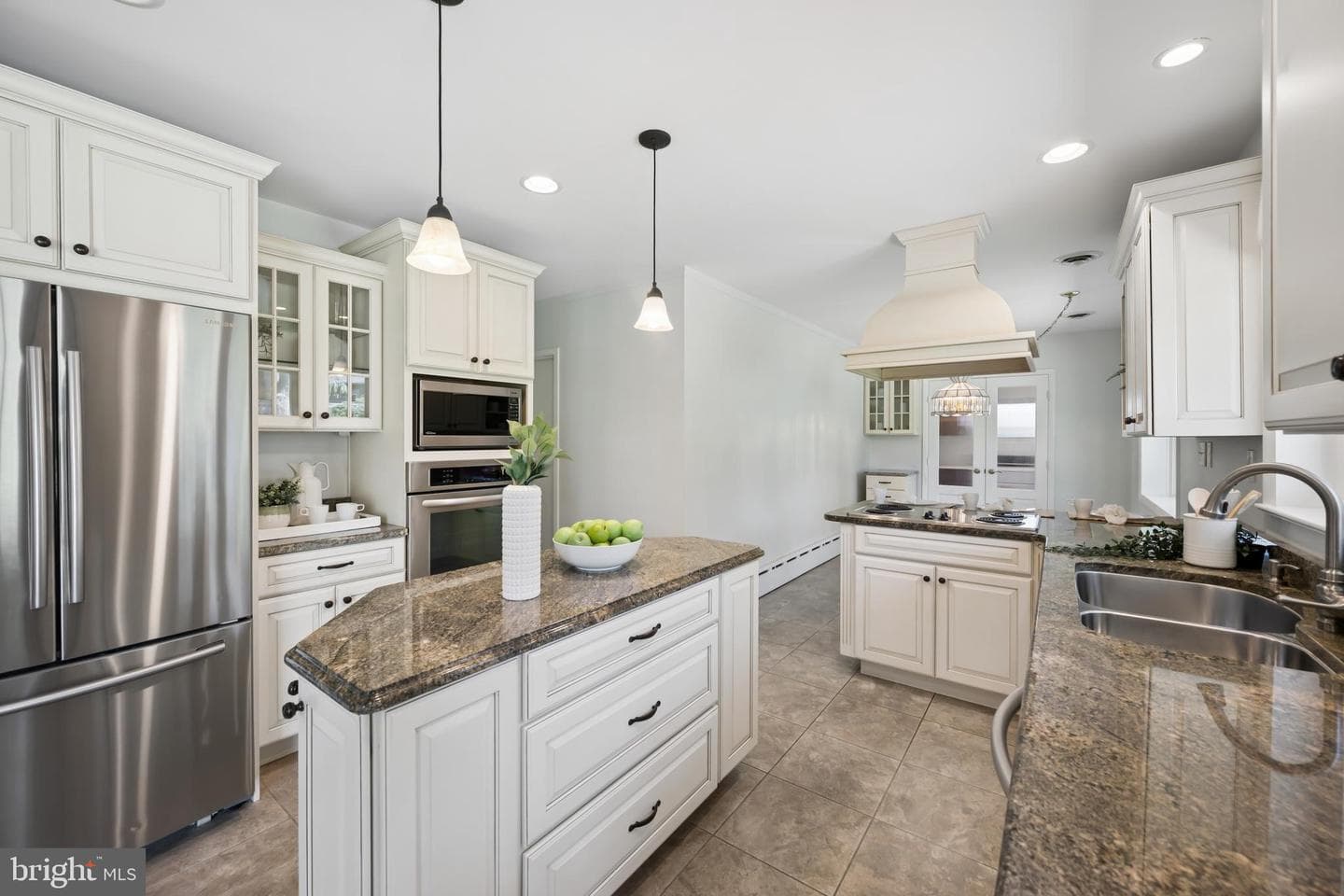 9710 Hillsmere Road photo 4
