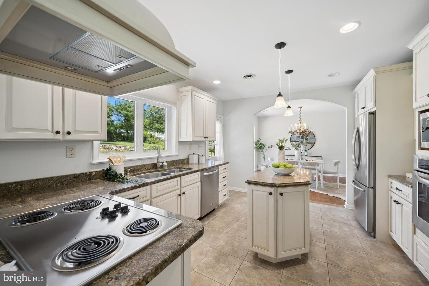 9710 Hillsmere Road photo 6