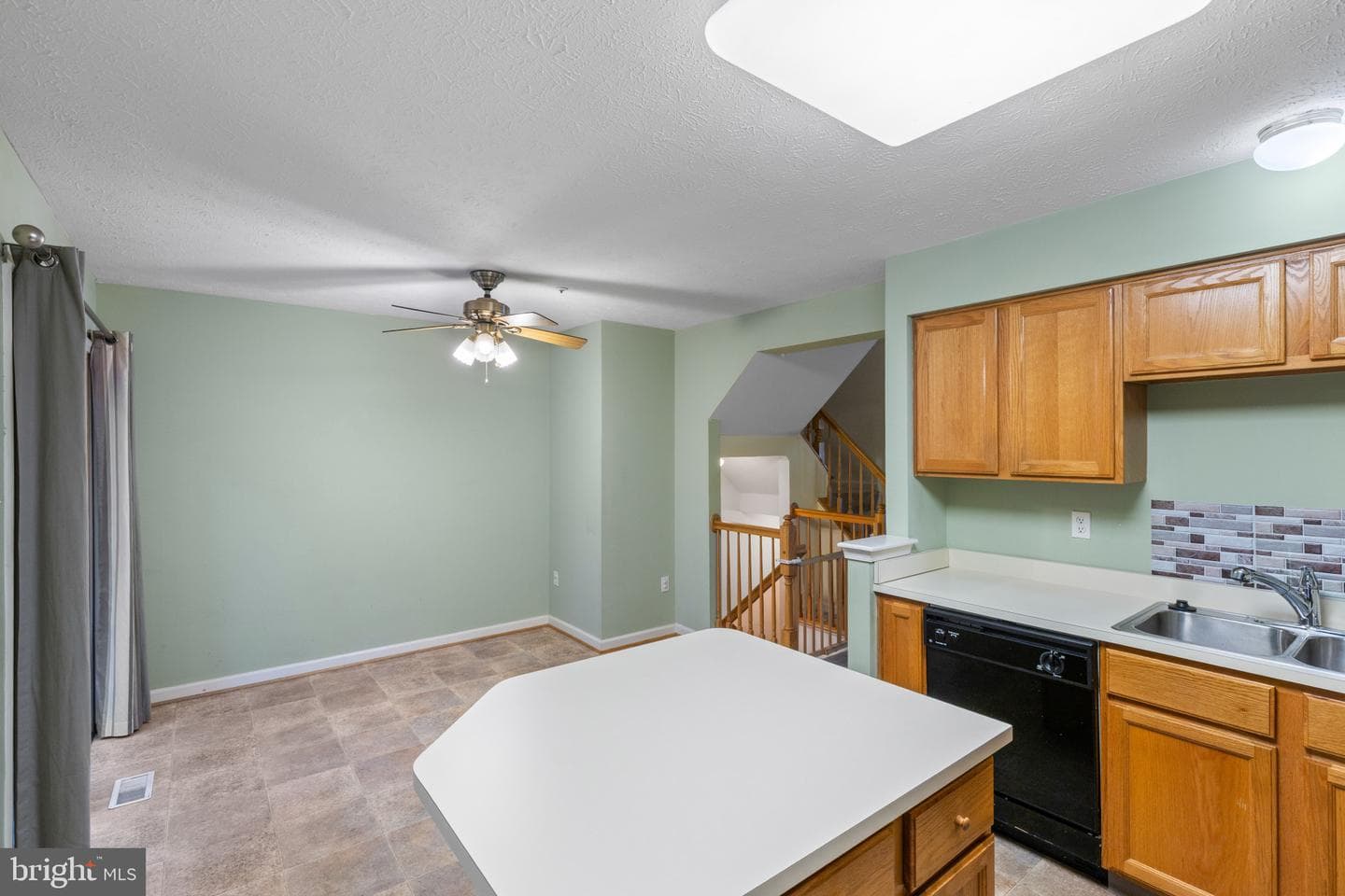 8813 Evermore Court photo 12