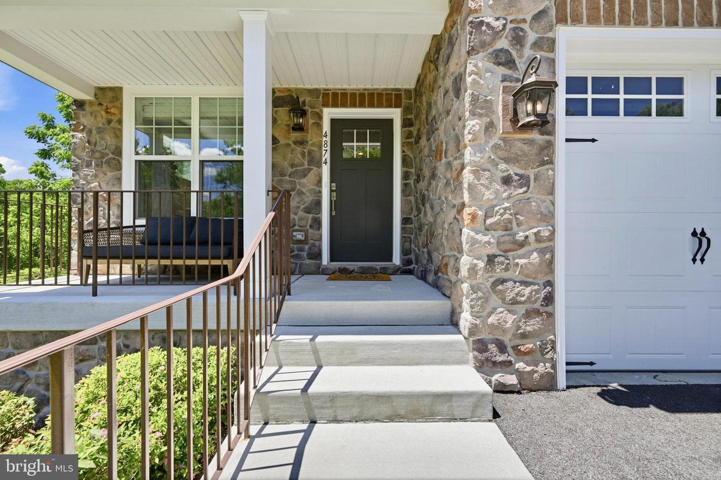 4874 Avoca Avenue photo 3