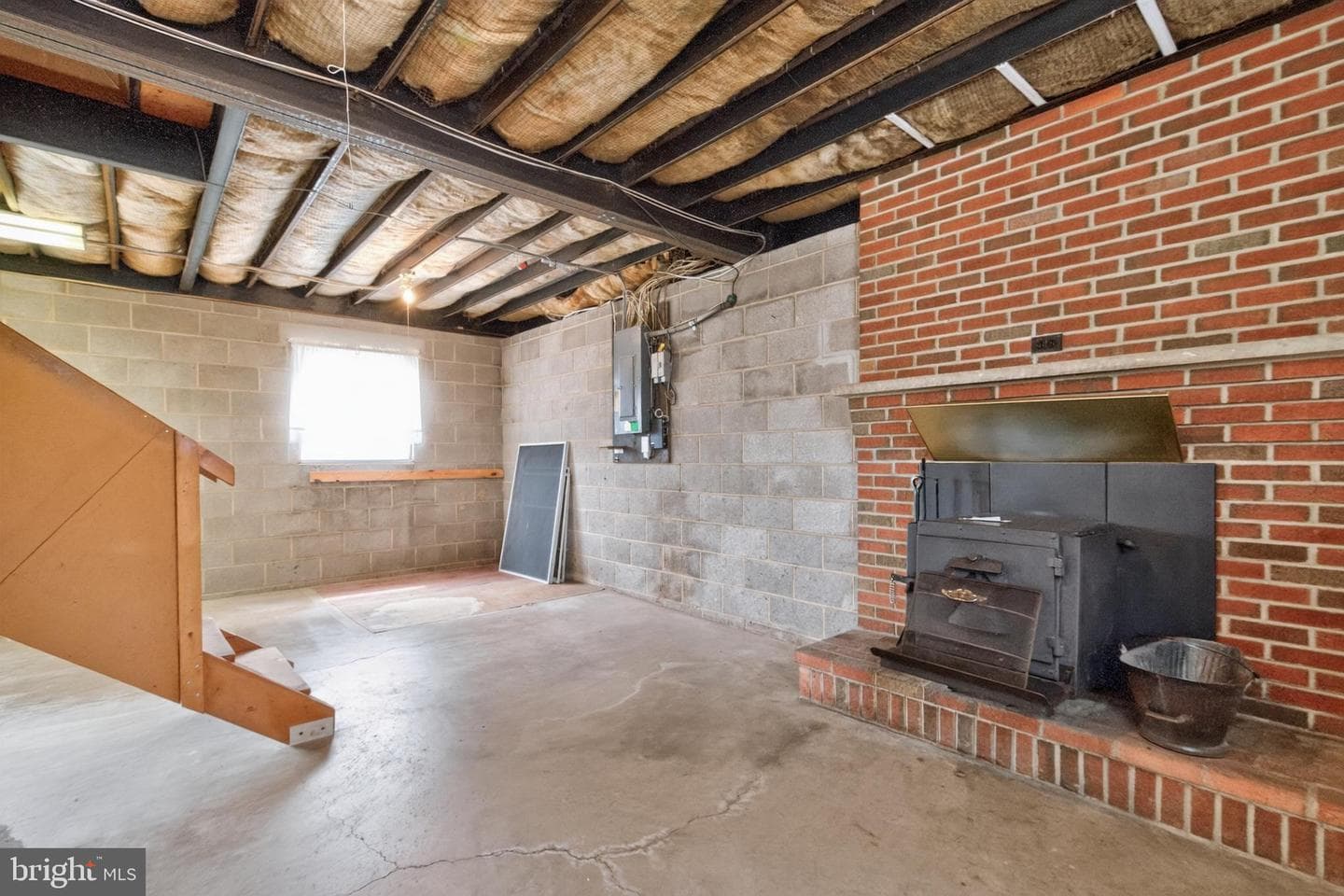 13835 Howard Road photo 31