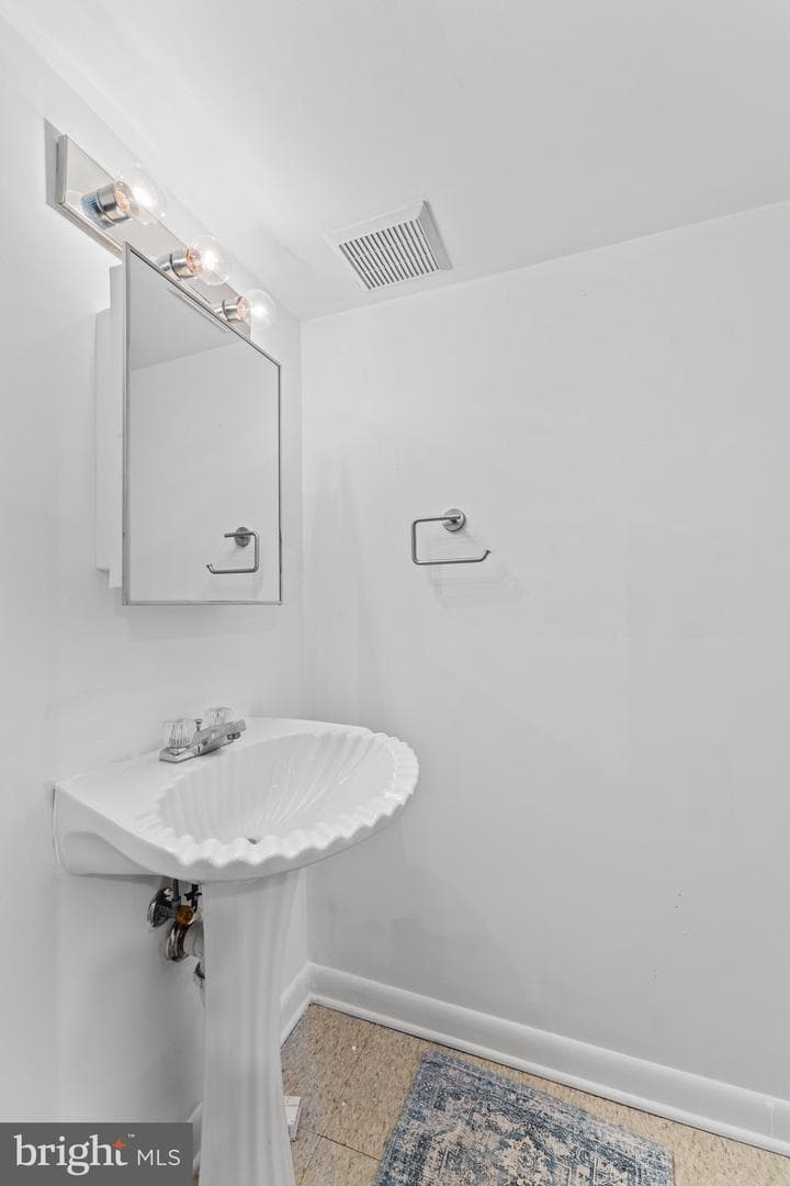 6300 Wimbledon Court photo 38
