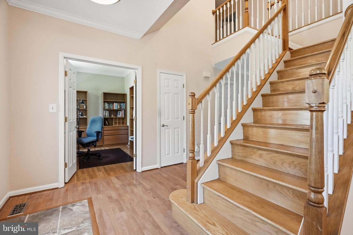 2704 Glenwood Court photo 3