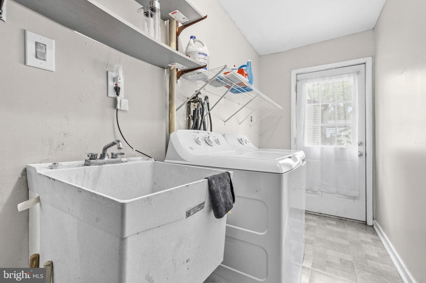 9076 Goldamber Garth photo 31