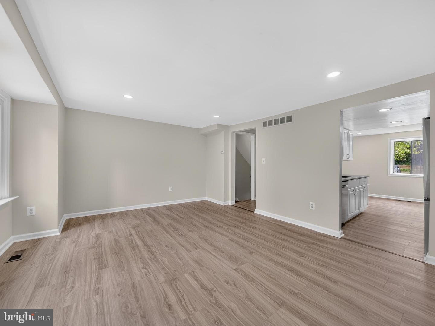 5443 Hildebrand Court photo 14