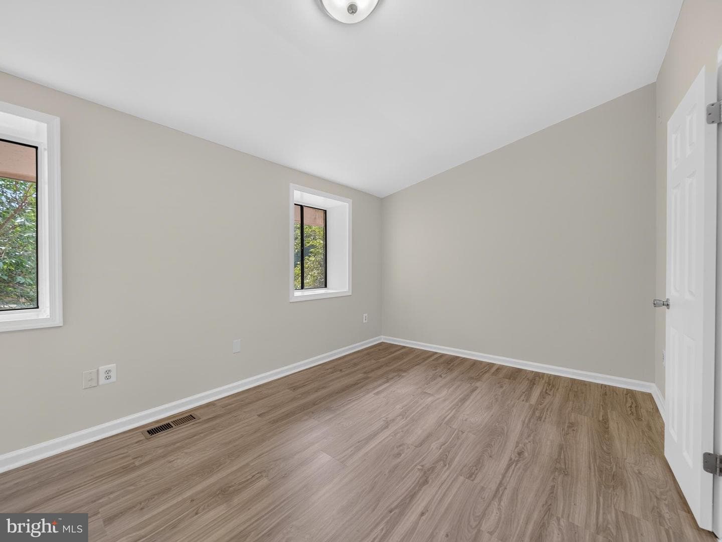 5443 Hildebrand Court photo 19