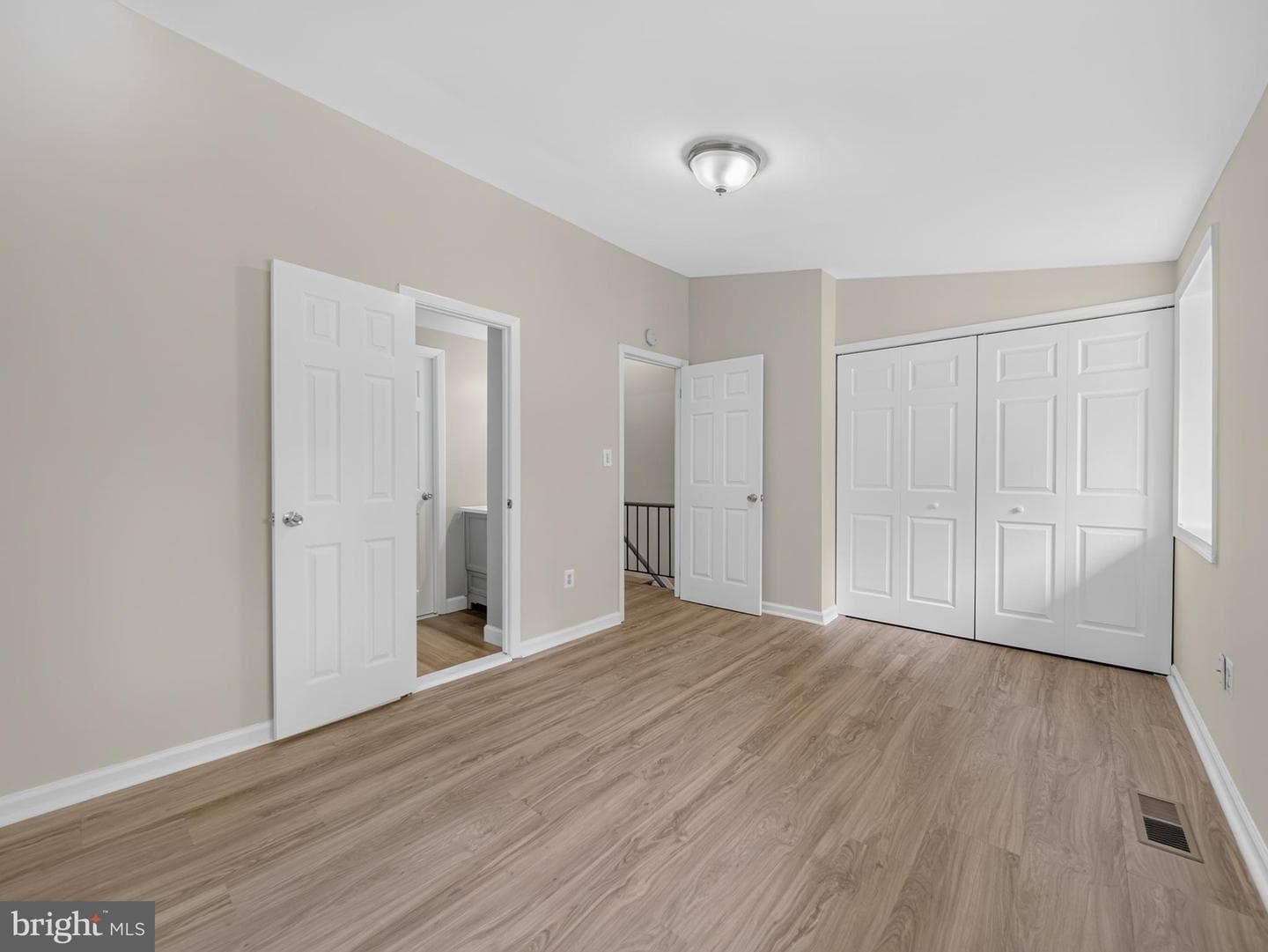 5443 Hildebrand Court photo 21