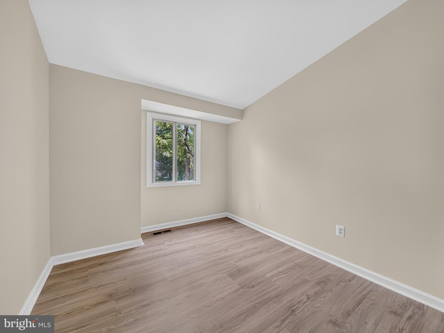 5443 Hildebrand Court photo 26