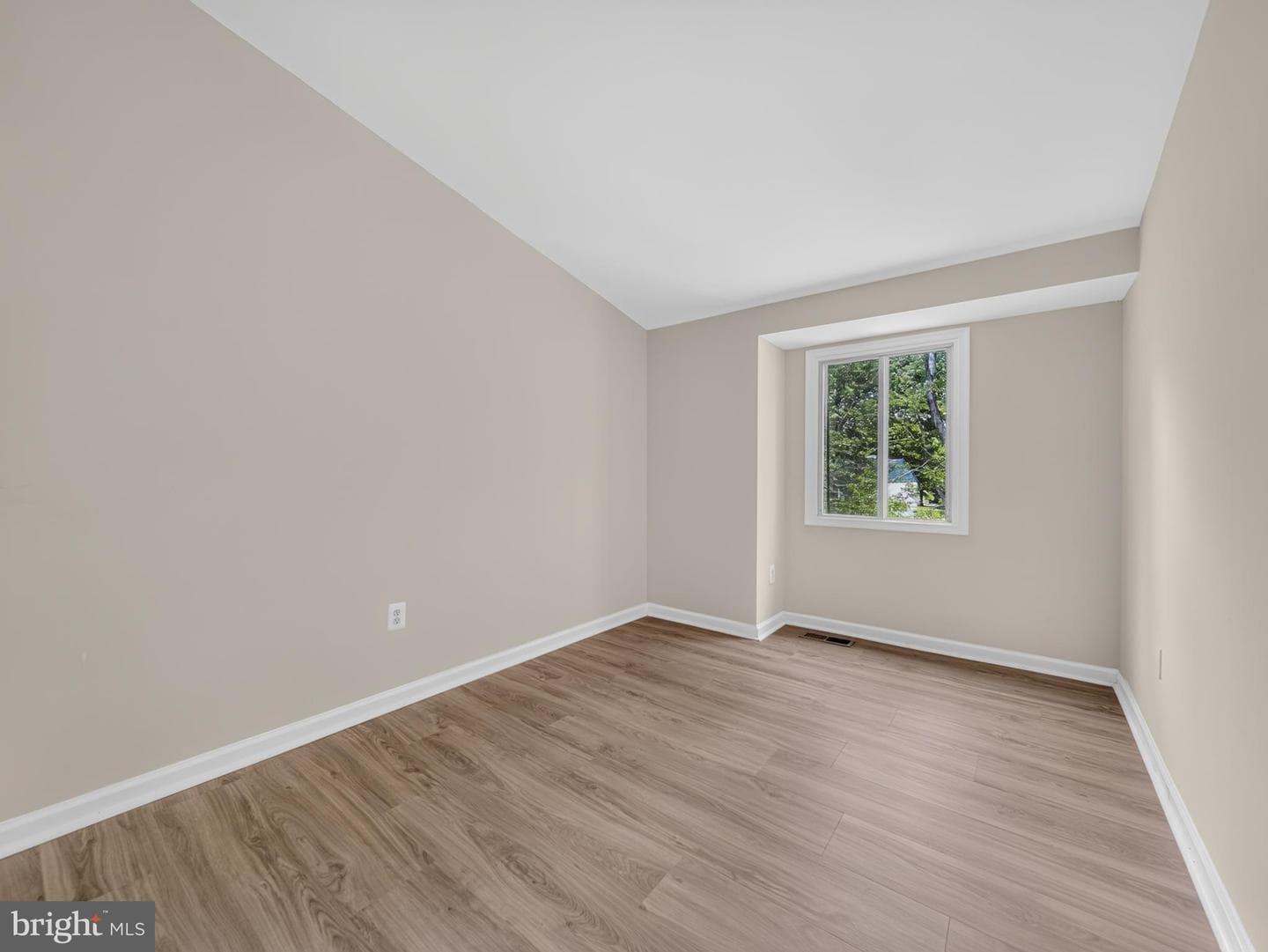 5443 Hildebrand Court photo 27