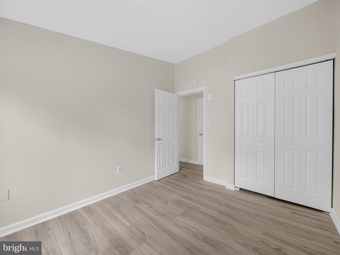 5443 Hildebrand Court photo 29