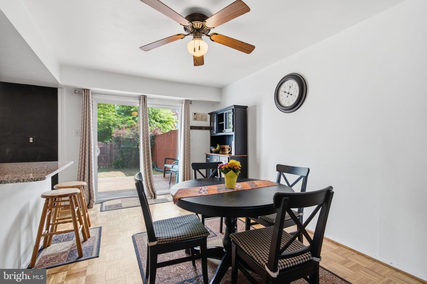 5460 Gloucester Road photo 14