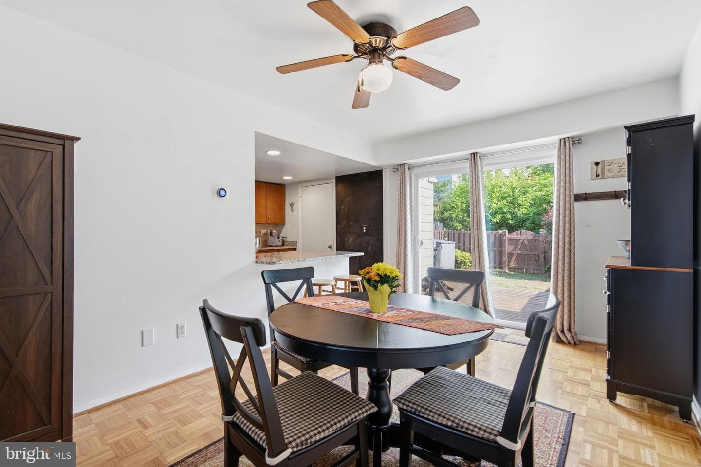 5460 Gloucester Road photo 15