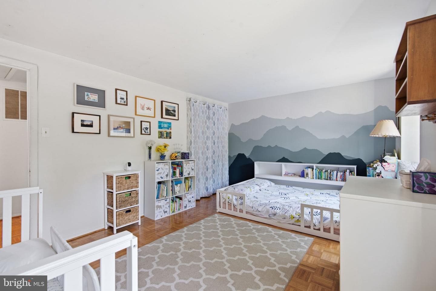 5460 Gloucester Road photo 33