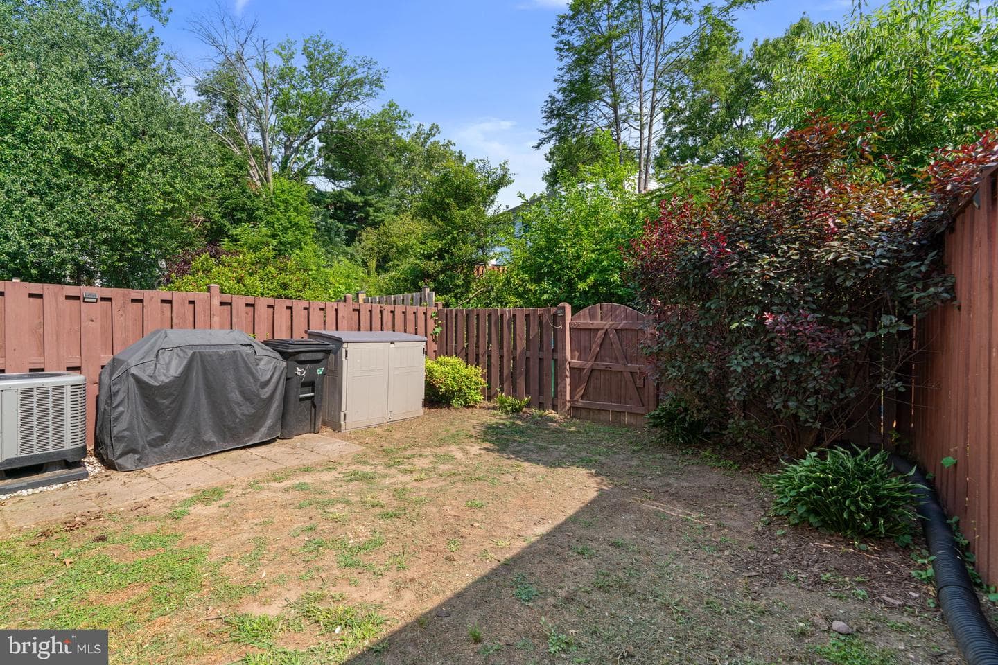 5460 Gloucester Road photo 37