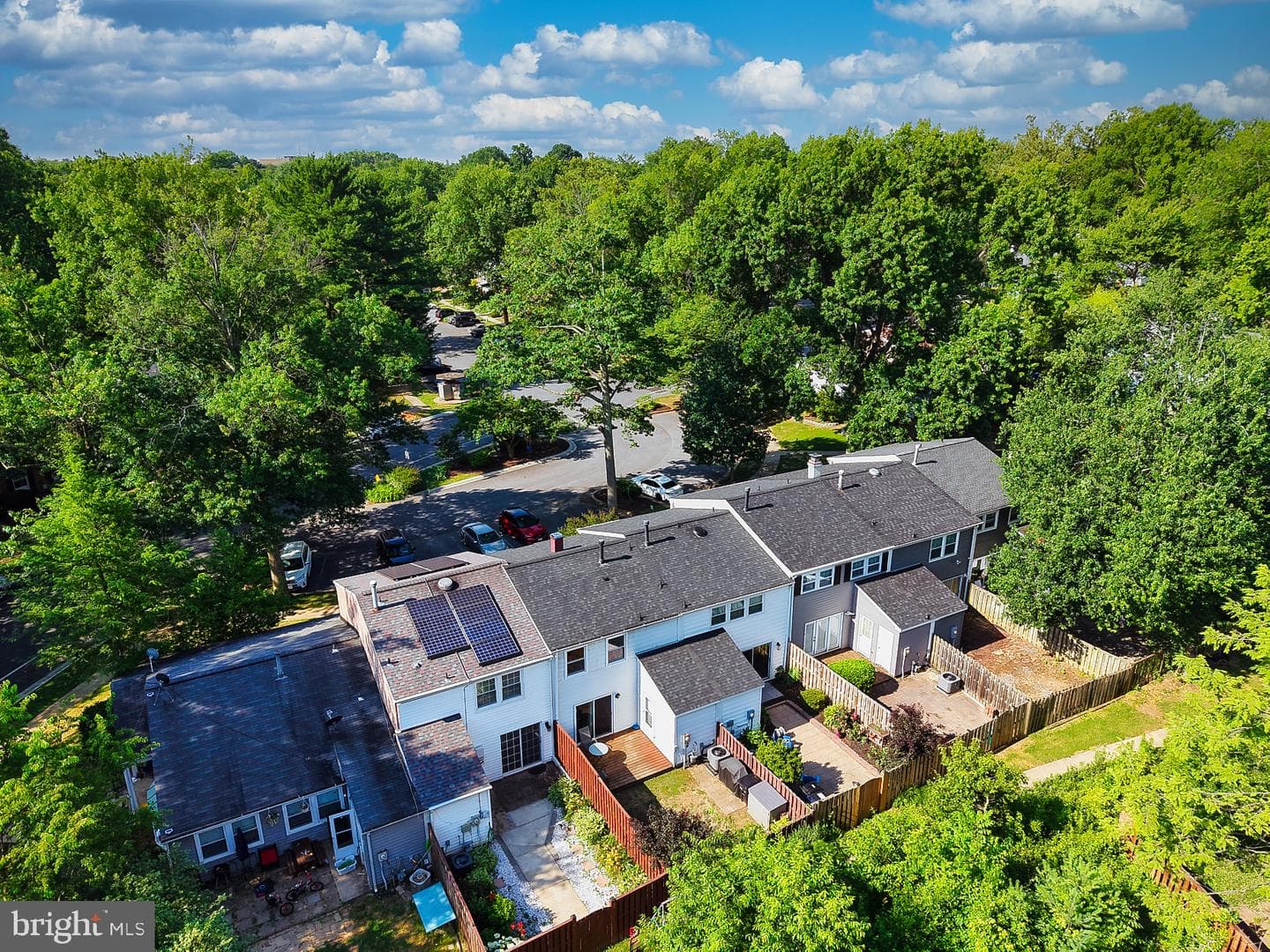 5460 Gloucester Road photo 5