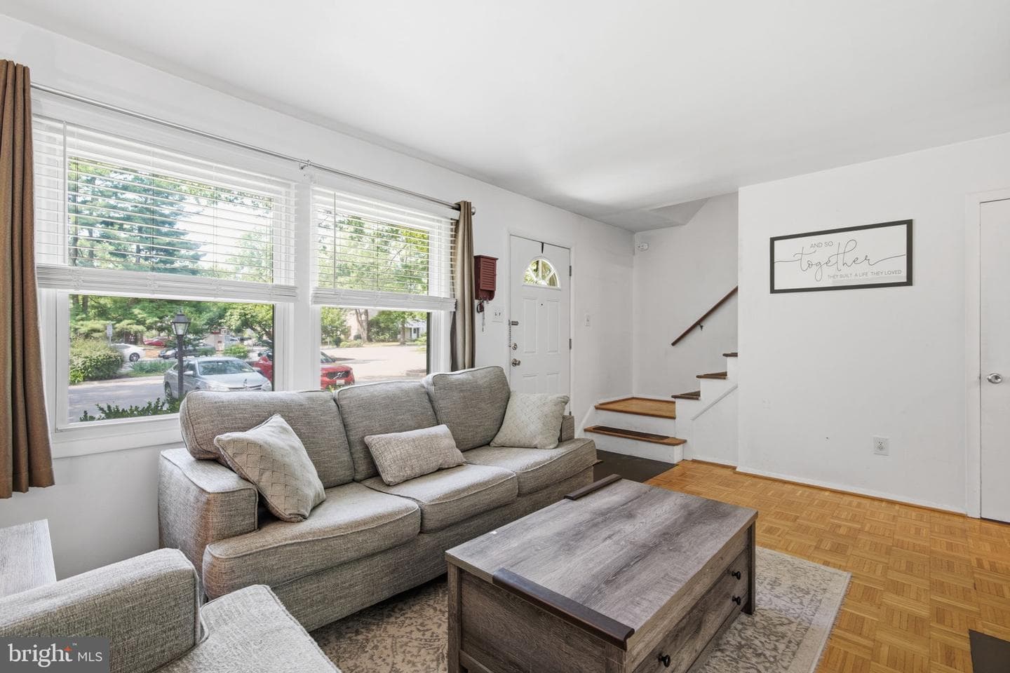 5460 Gloucester Road photo 9