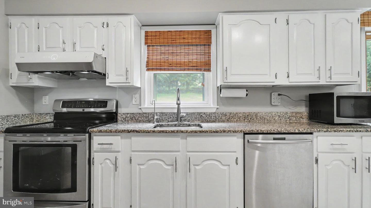 13083 Williamfield Drive photo 11