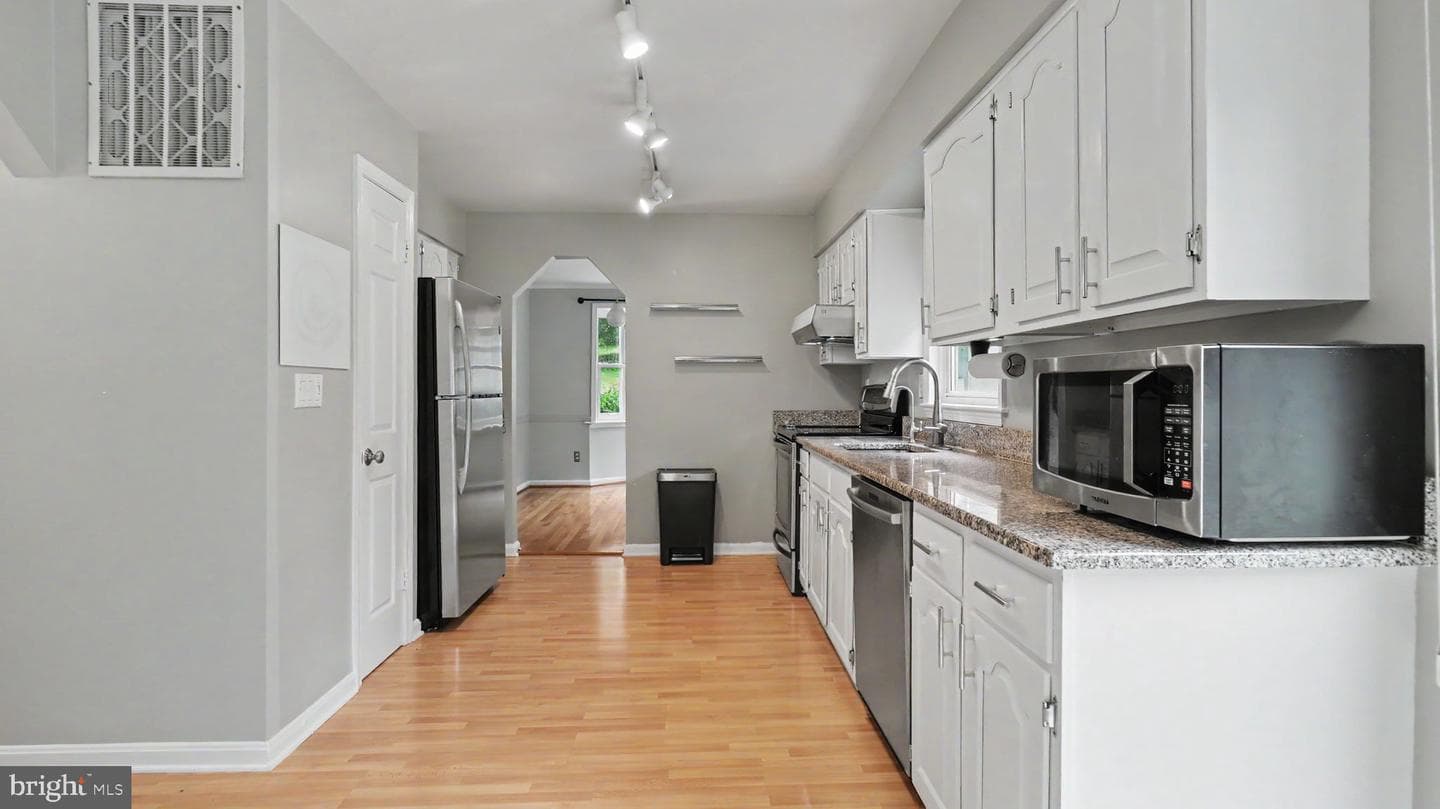 13083 Williamfield Drive photo 14