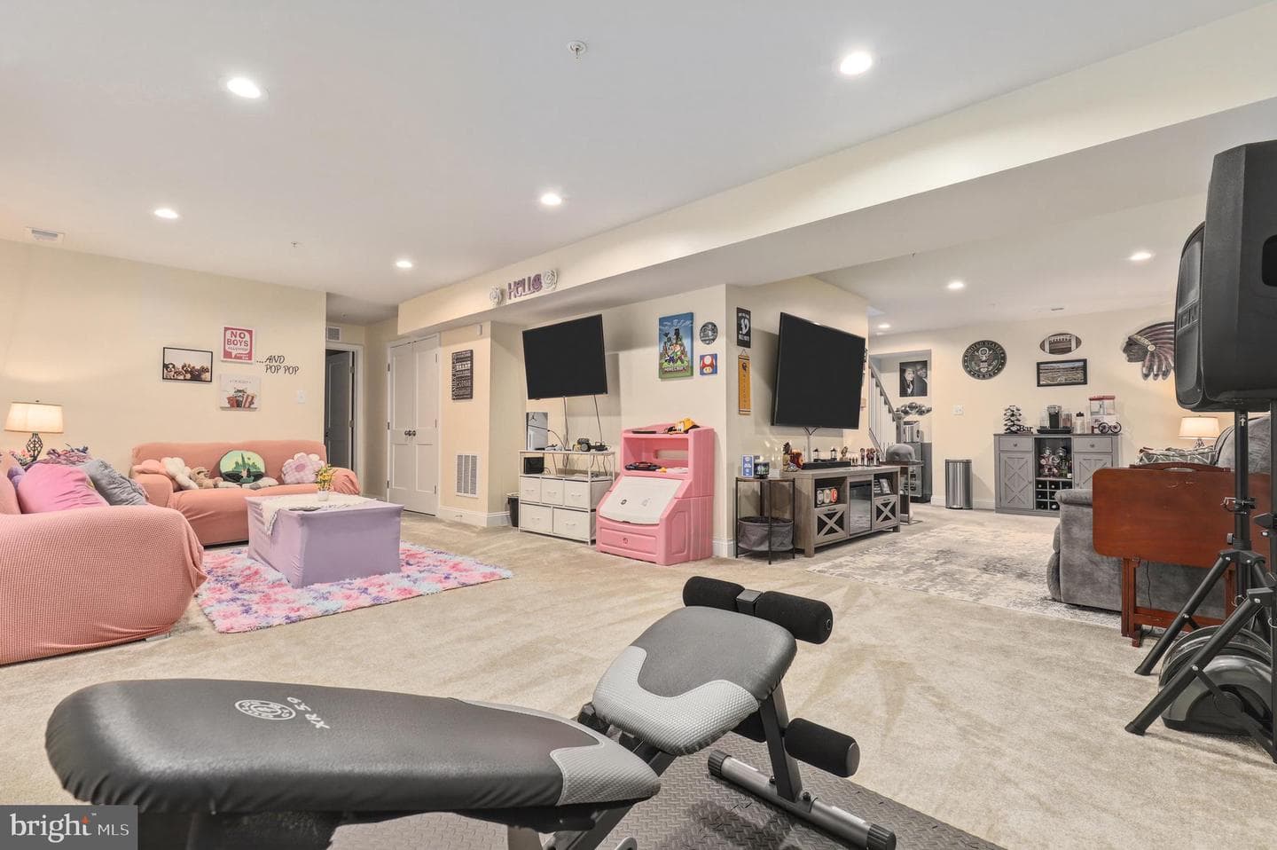 9468 Vollmerhausen Drive photo 32