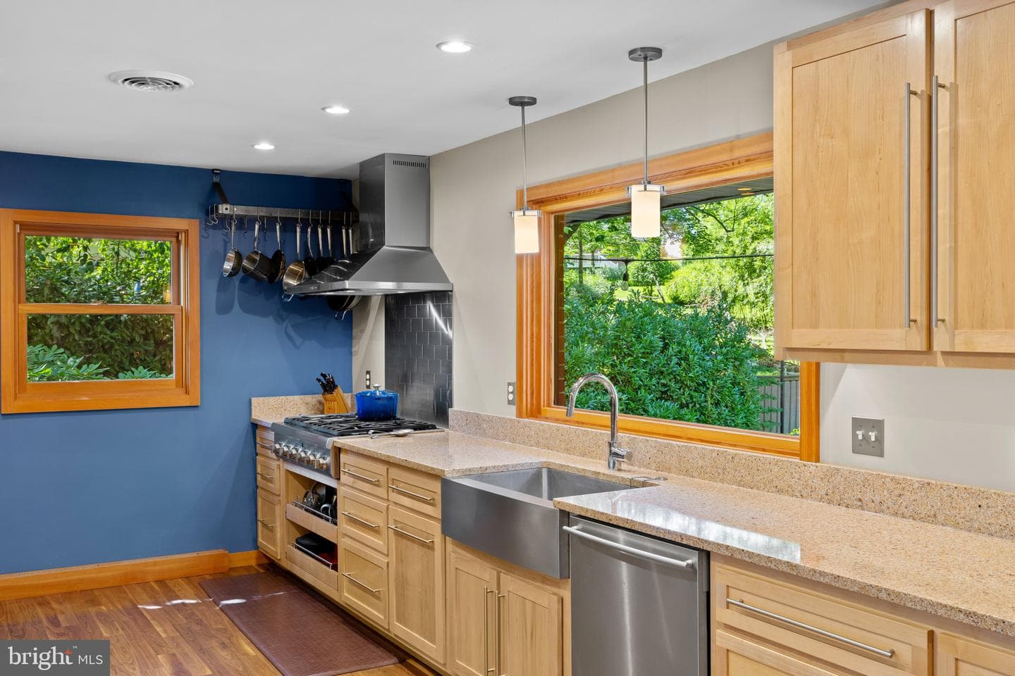 9922 Frederick Road photo 18