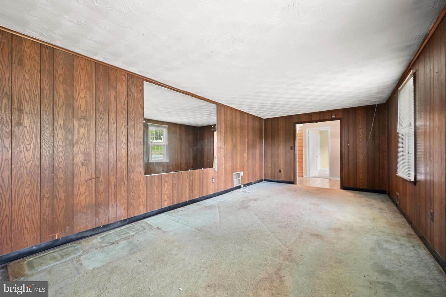 9905 Frederick Road photo 11