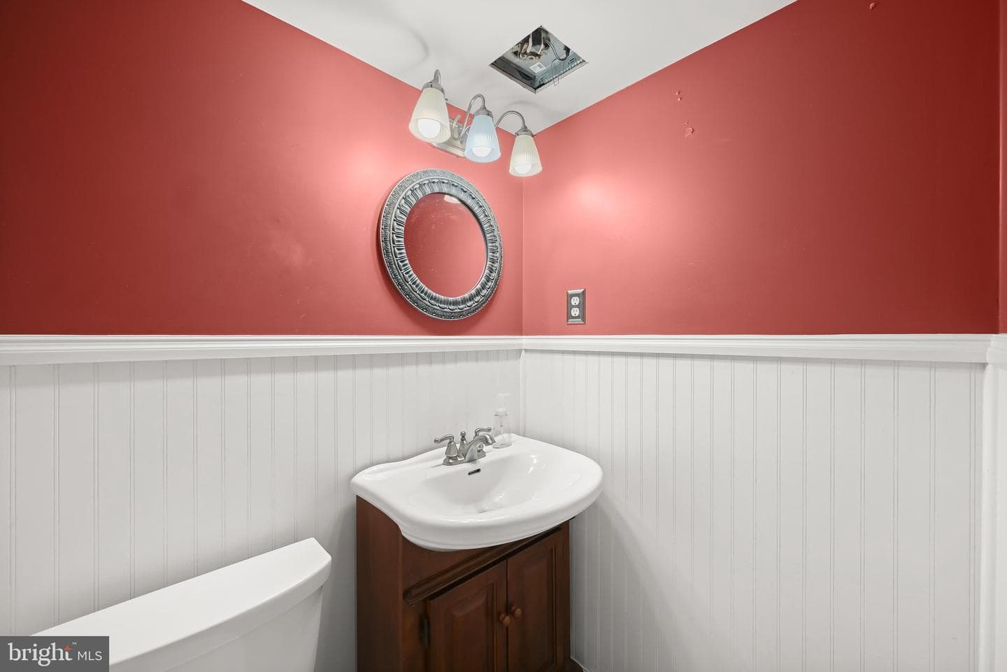 9905 Frederick Road photo 14