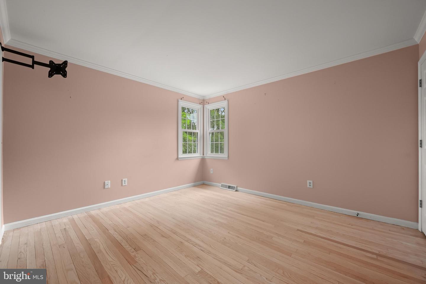 9905 Frederick Road photo 26