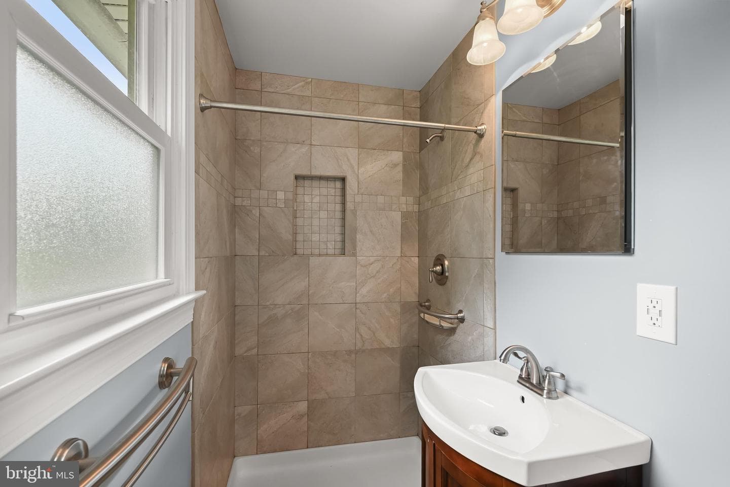 9905 Frederick Road photo 29