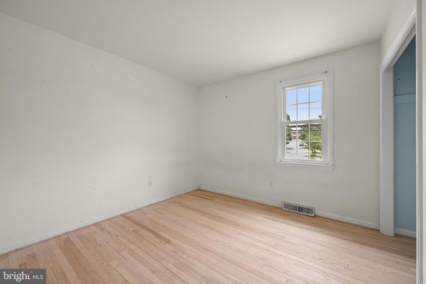 9905 Frederick Road photo 30