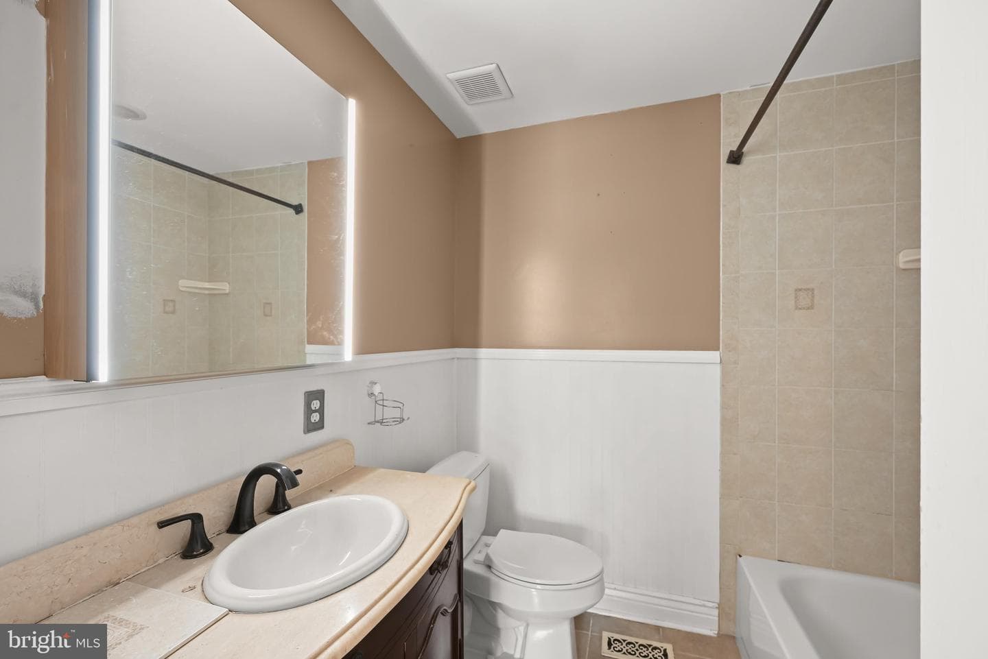 9905 Frederick Road photo 34