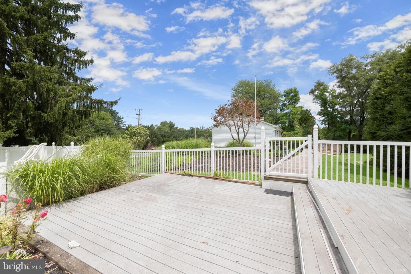 9905 Frederick Road photo 37